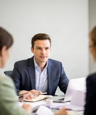 Tim Vermeer, projectmanager, tijdens een projectoverleg